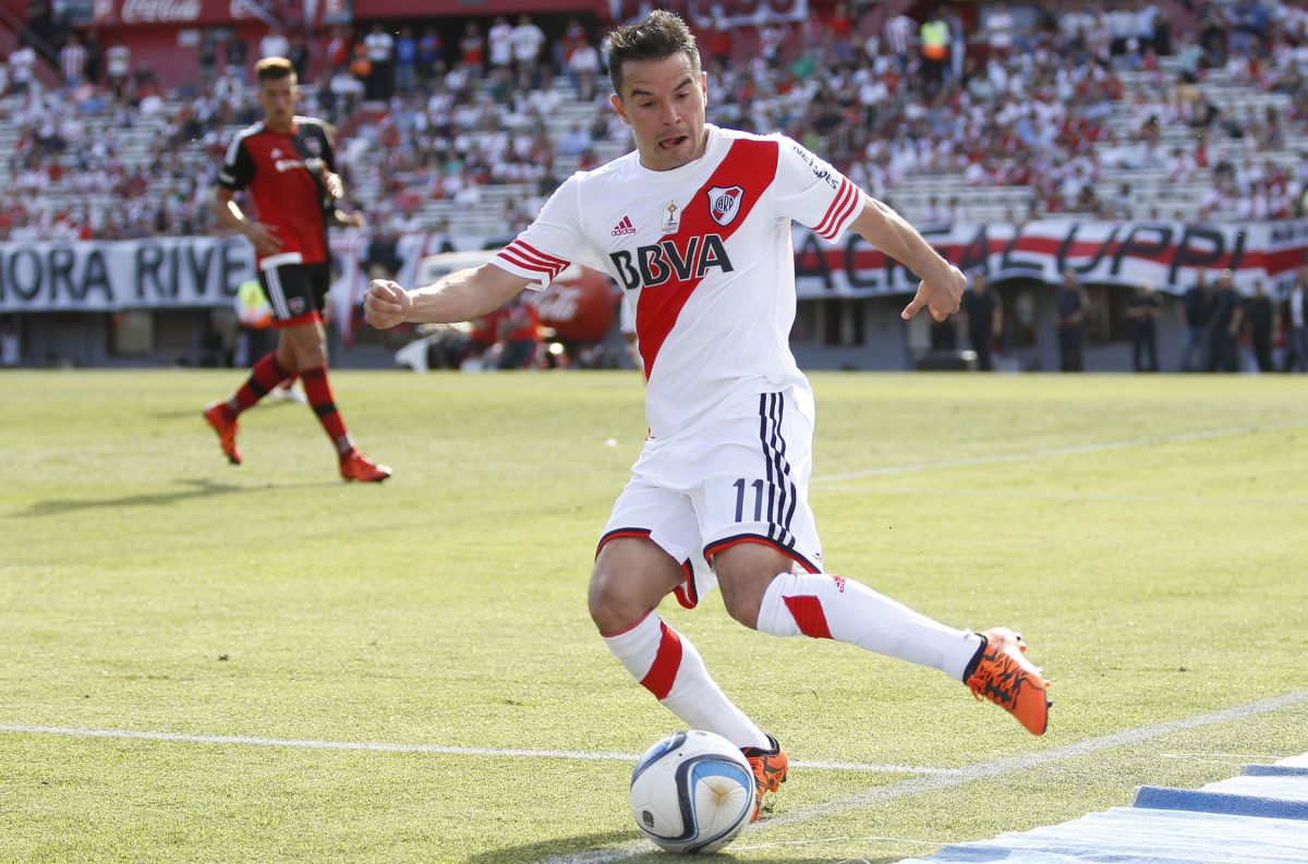 river-plate-v-newell-s-old-boys-torneo-primera-division-2015-5d55eb3c17f05b6712000001.jpg
