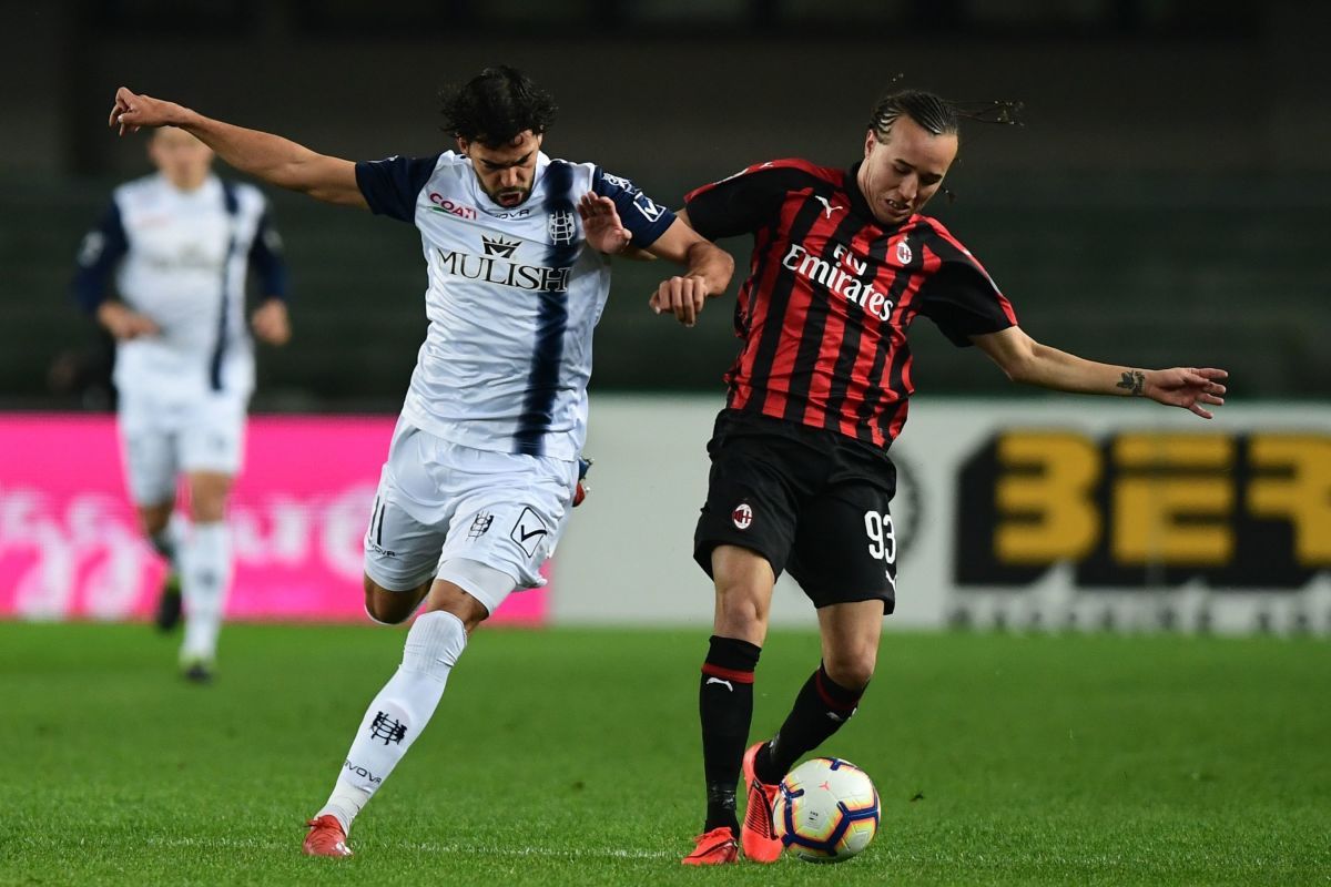 fbl-ita-seriea-chievo-ac-milan-5d6a34c0badfd61026000001.jpg
