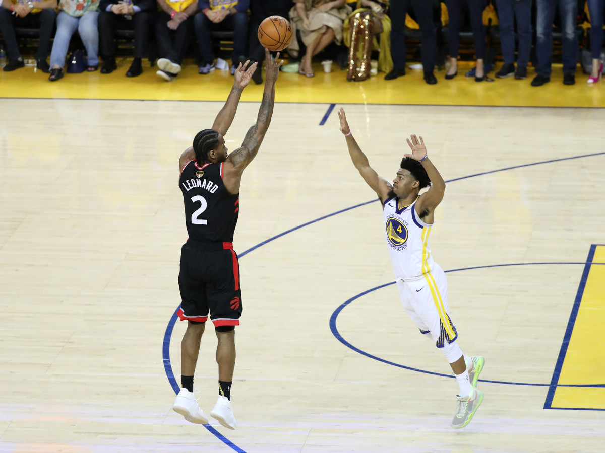 kawhi-raptors-three-pointers.jpg