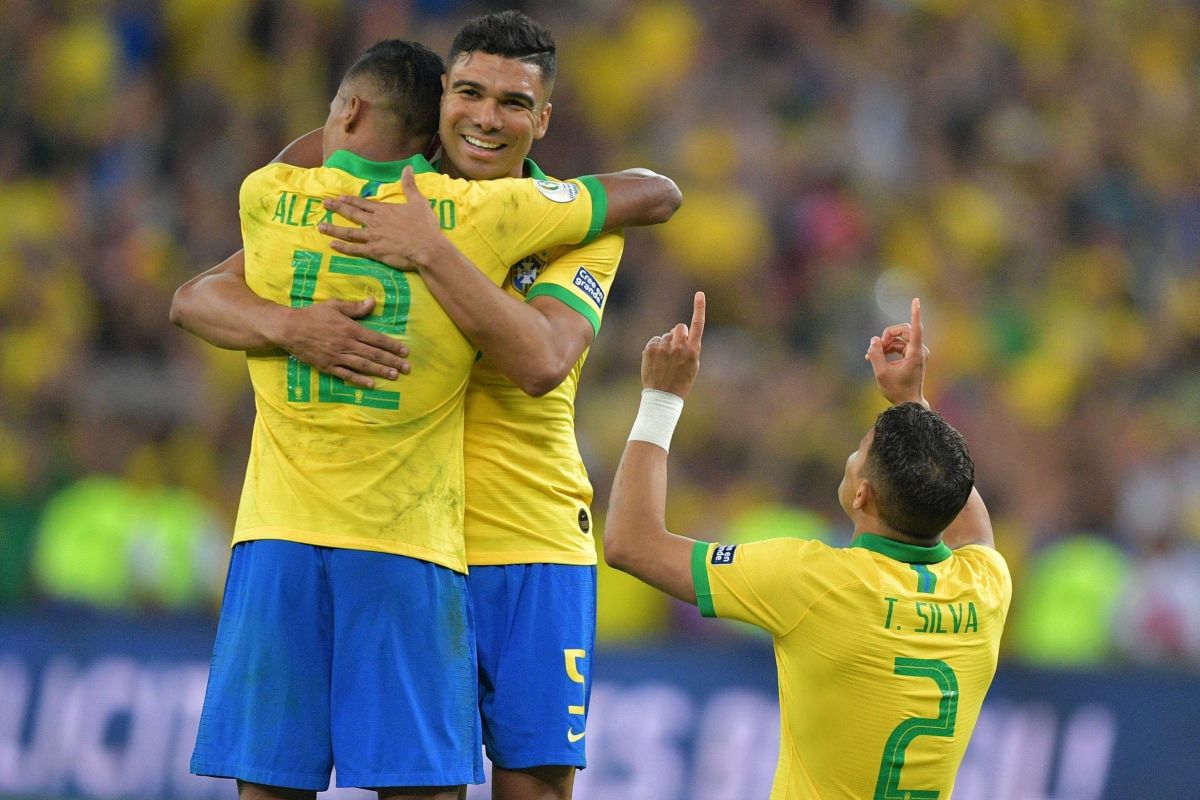 fbl-copa-america-2019-bra-per-trophy-5d7bf0d1cccf22ccb9000001.jpg