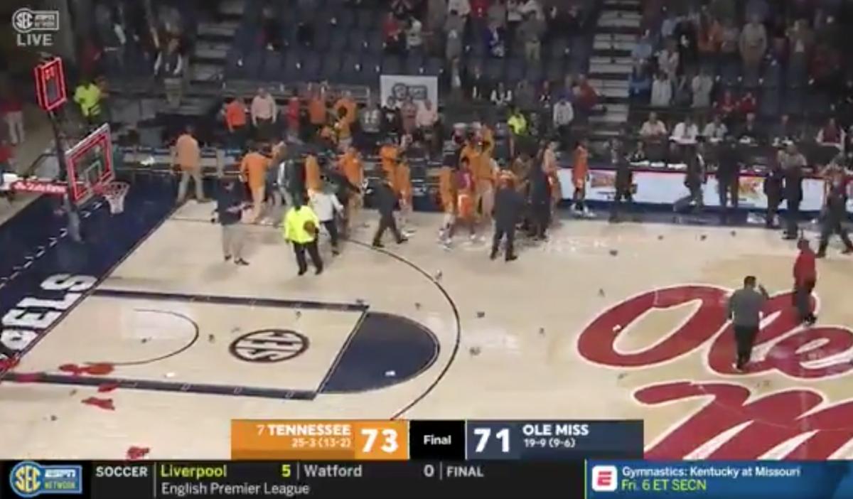 Ole Miss fans throw garbage on court after controversial call vs
