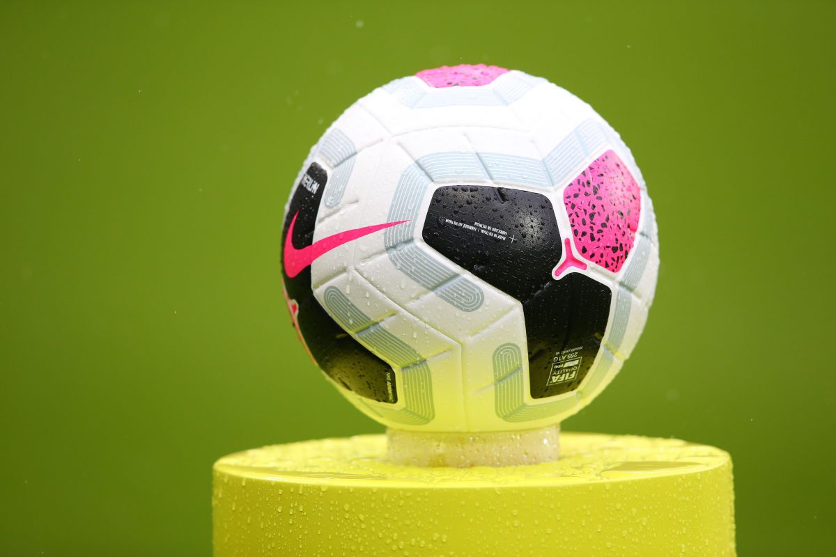 Мяч 6 футбол. Мяч Nike Merlin. Мяч французской Лиги. Мяч премьер Лиги.