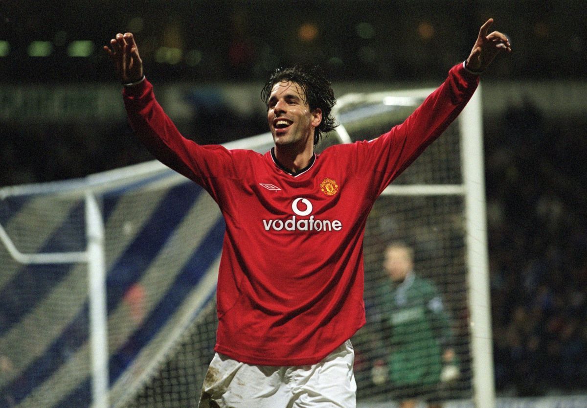 ruud-van-nistelrooy-5cee6f4cc74eed5b2f00003a.jpg
