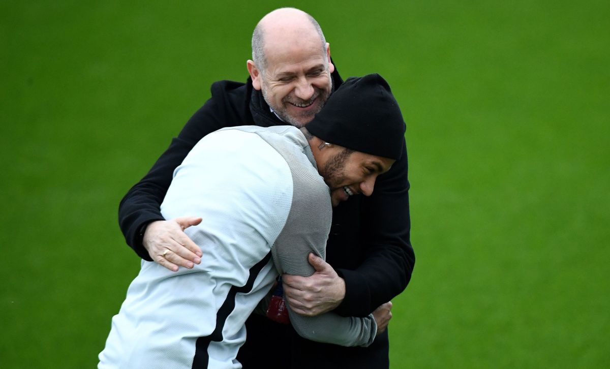 fbl-eur-c1-psg-training-5cfd4222b71776a467000001.jpg