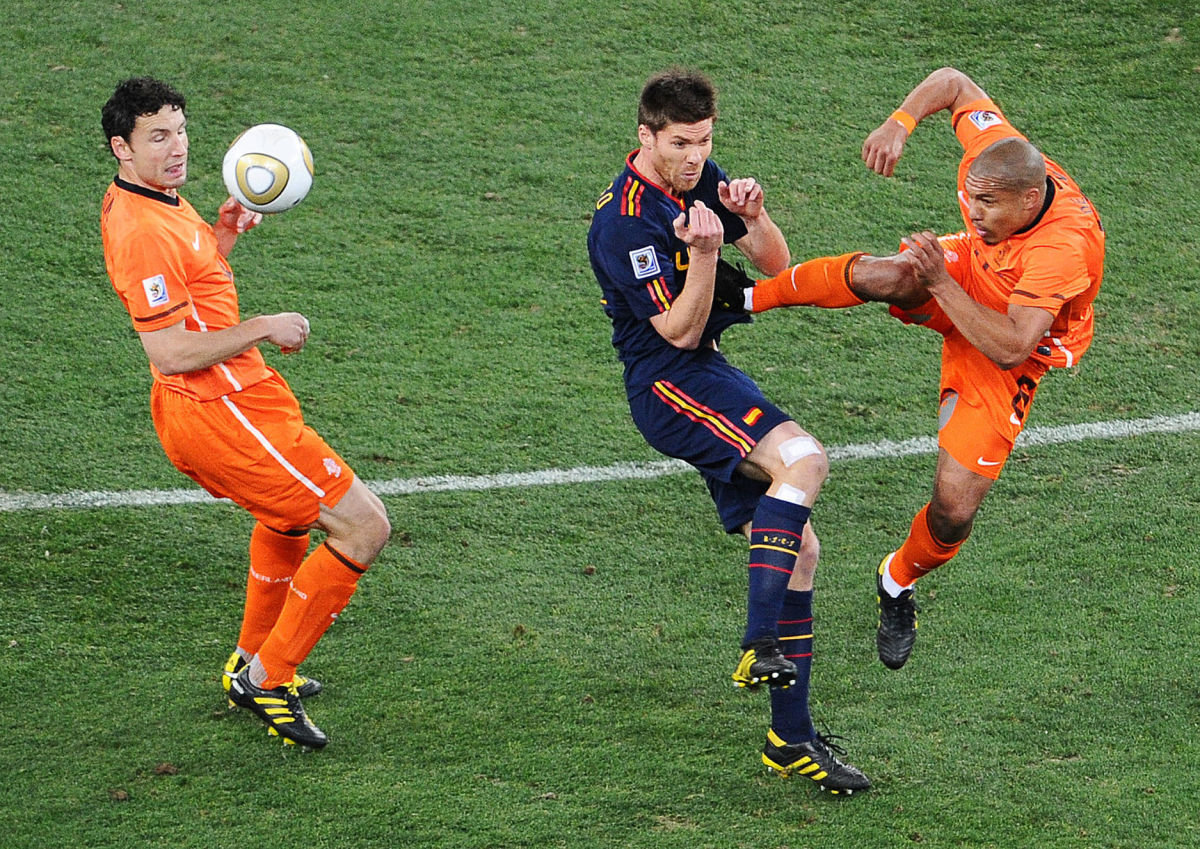 netherlands-midfielder-nigel-de-jong-r-5c66e57bb0d66f6f7e000005.jpg