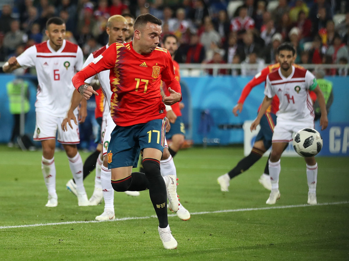 iago-aspas-back-heel-spain-morocco.jpg