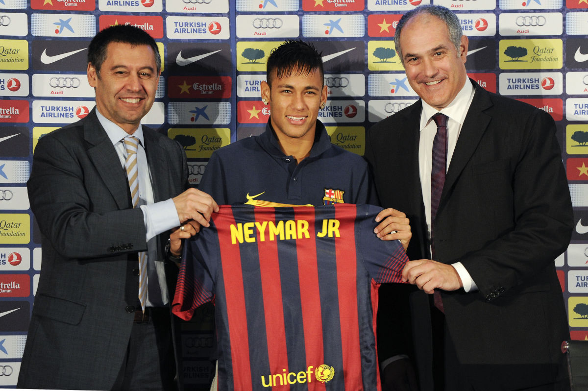 neymar-is-unveiled-at-camp-nou-as-new-barcelona-signing-5cb9a939abdd4c0cff000001.jpg