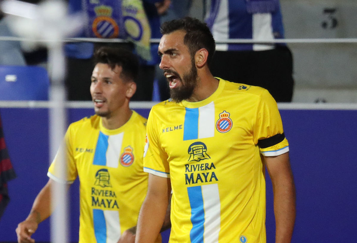 sd-huesca-v-espanyol-la-liga-5c3dfee157919cf136000007.jpg