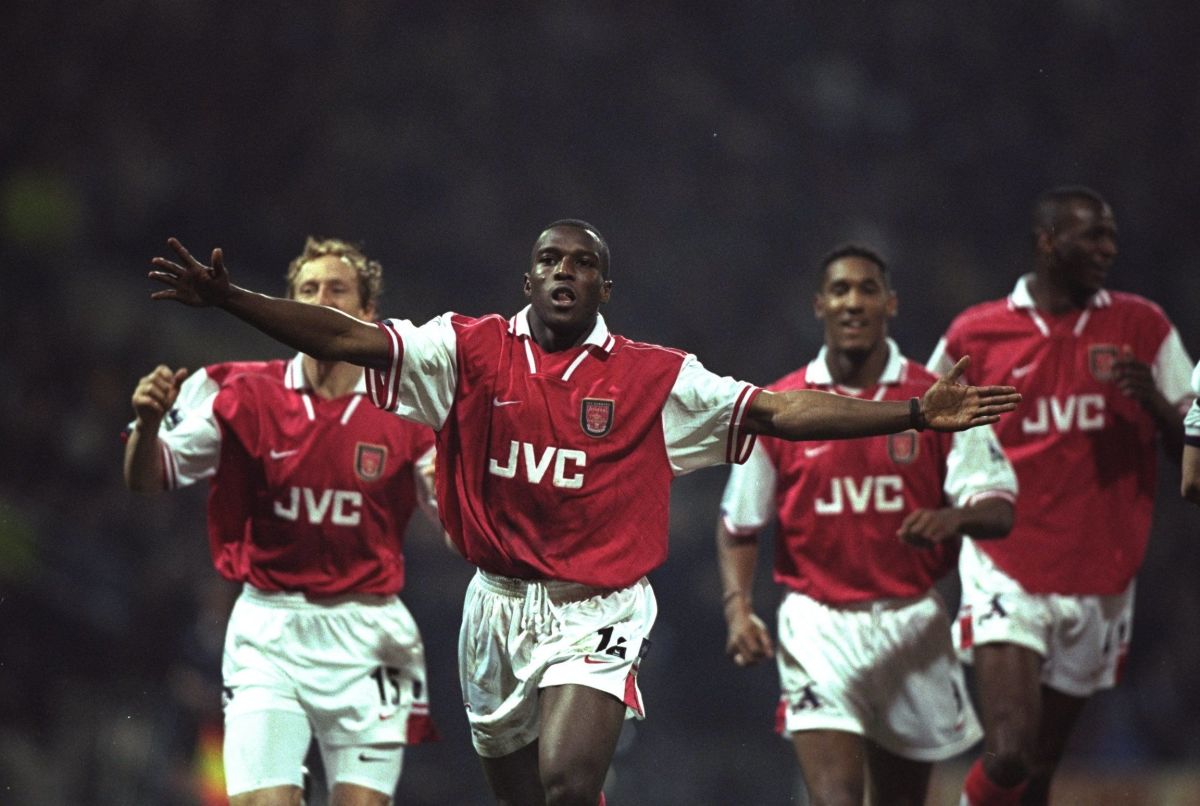 31-mar-1998-arsenal-striker-christopher-wreh-celebrates-scoring-the-winning-goal-5cbde1e81155538589000001.jpg