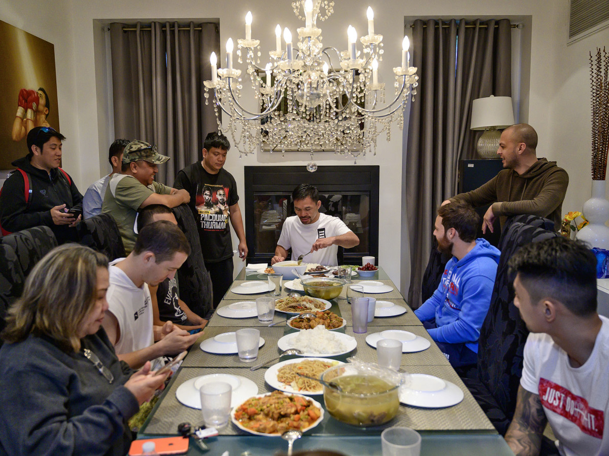 boxing-manny-pacquiao-table.jpg