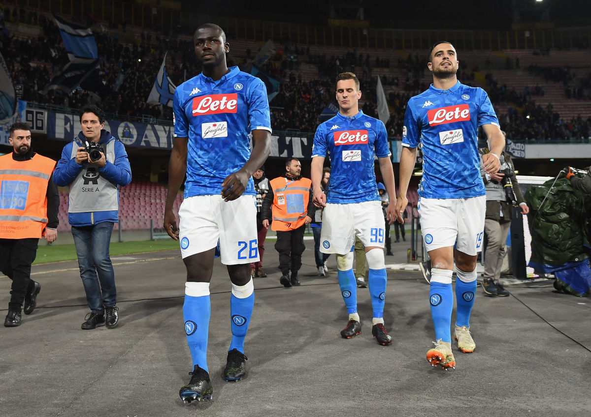 ssc-napoli-v-genoa-cfc-serie-a-5caafaa4cad3b16837000002.jpg