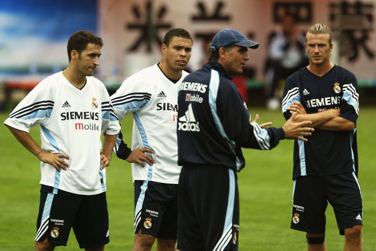 raul-ronaldo-david-beckham-and-carlos-quieroz-of-real-madrid-5ca47dc5728781c0f3000020.jpg