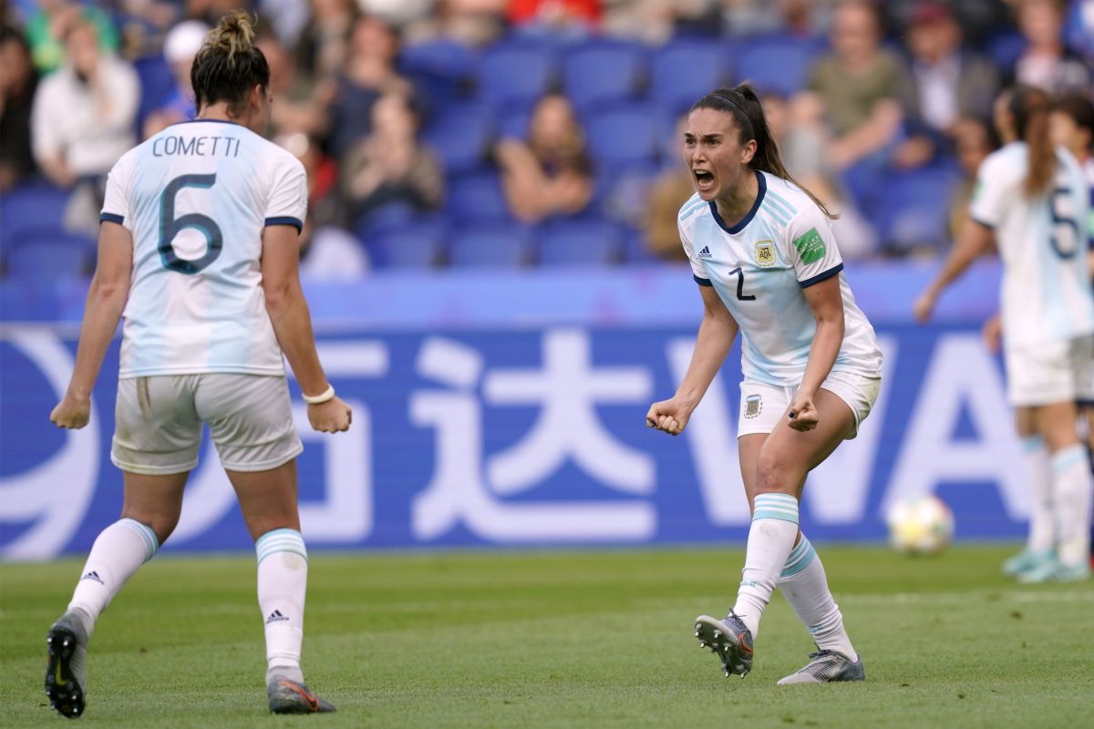 fbl-wc-2019-women-match8-arg-jpn-5cffcbe32e344f7a6c000001.jpg