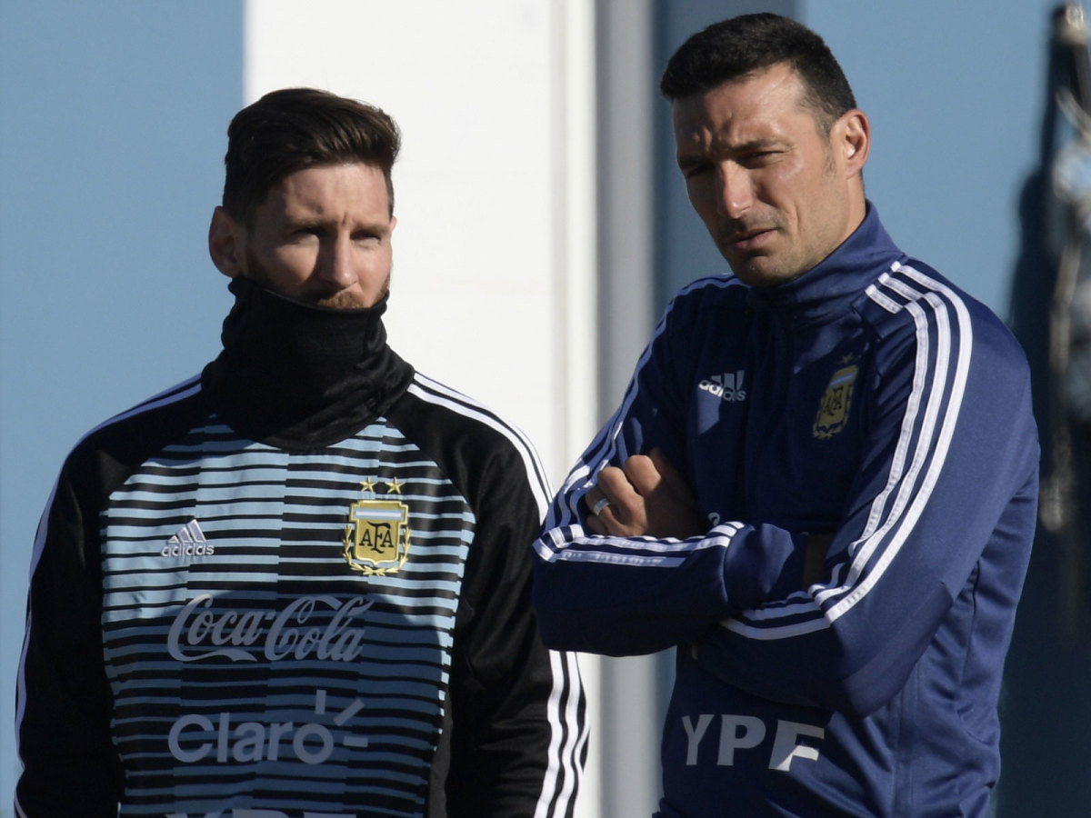 lionel-messi-scaloni-argentina.jpg