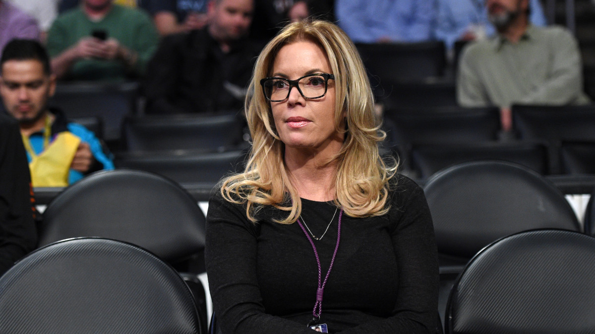Jeanie Buss gets into wrestling business with 'WOW' .