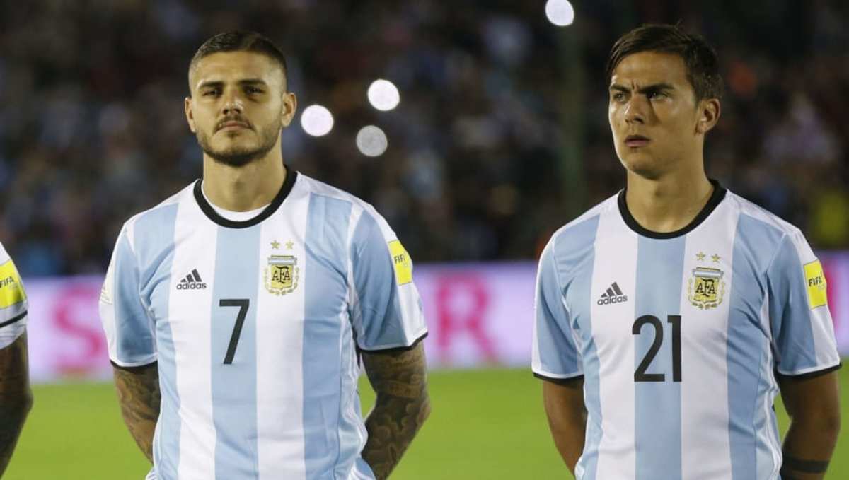 uruguay-v-argentina-fifa-2018-world-cup-qualifiers-5cba21c4fd3f534cad00002f.jpg