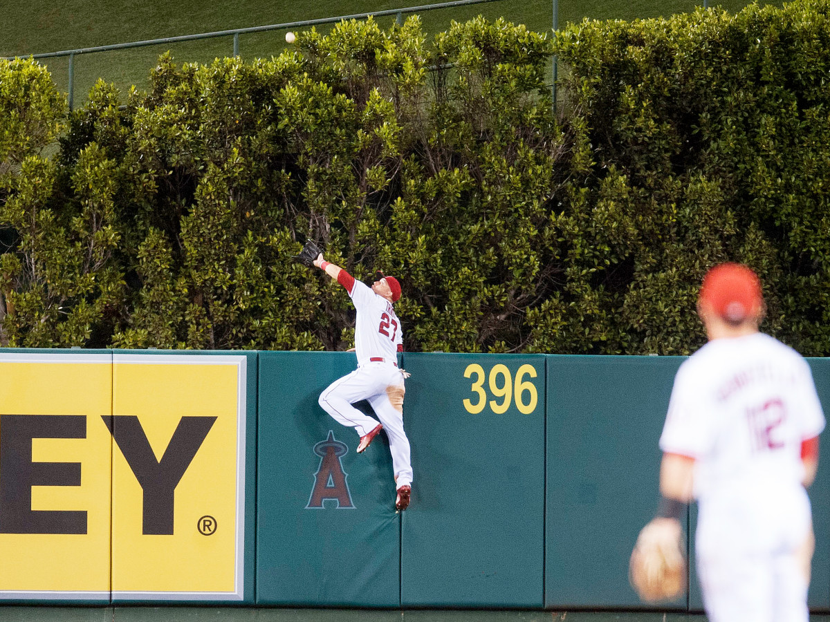 mike-trout-catch-inline-1.jpg