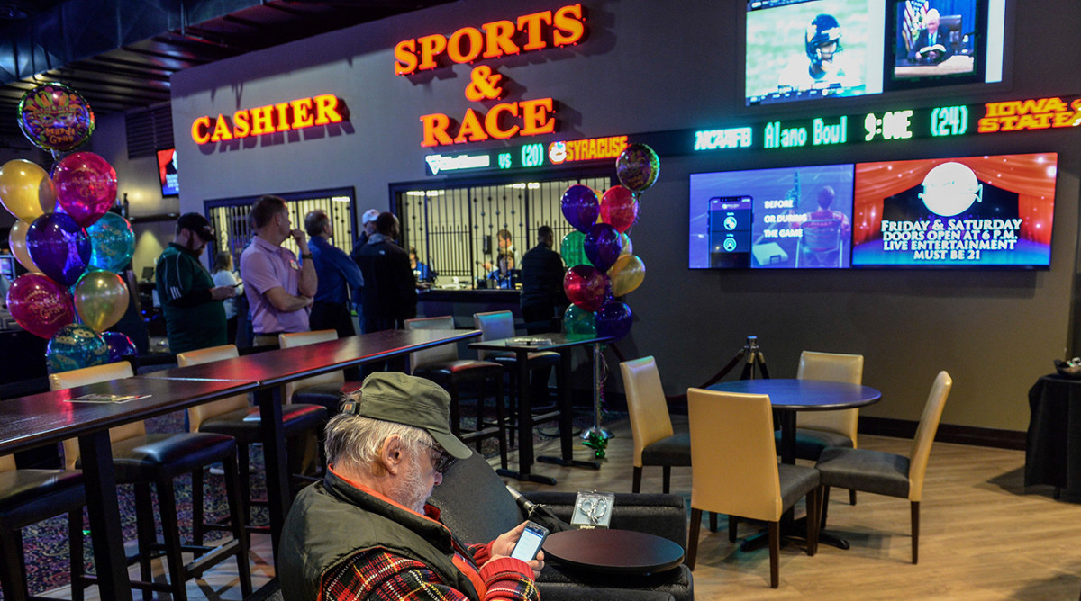 Sportsbooks offer refunds to bettors on NCAA Tournament losses Sports