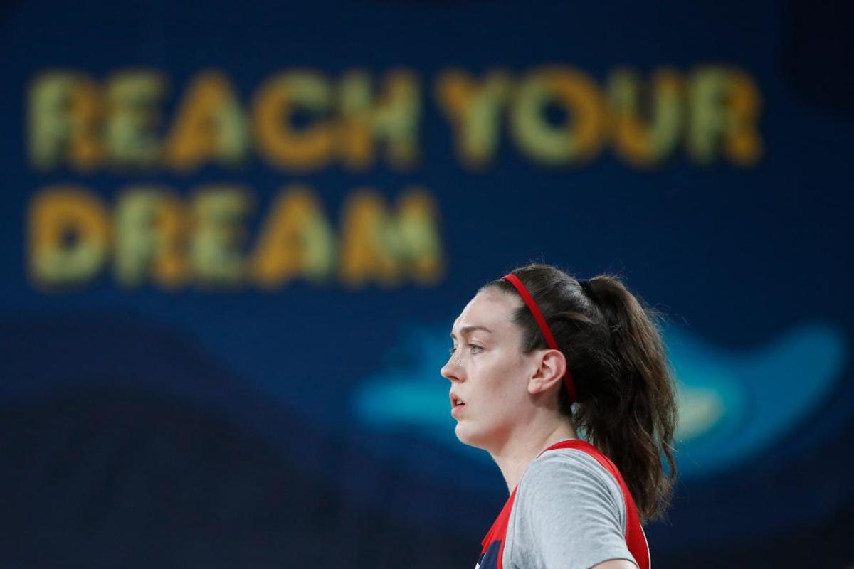 Breanna Stewart injury WNBA MVP suffers torn achilles during EuroLeague title game Sports