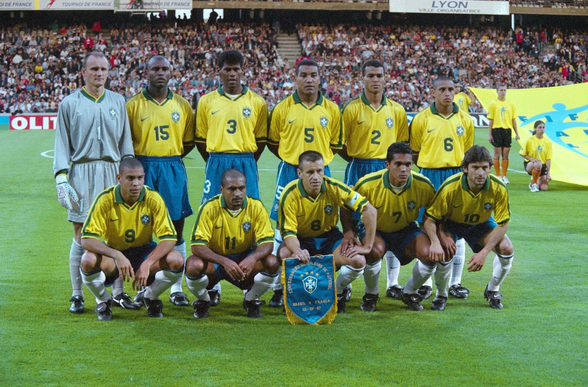 Roberto Carlos: Revisiting THAT Free Kick Against France & the Legacy it  Holds 22 Years On - Sports Illustrated