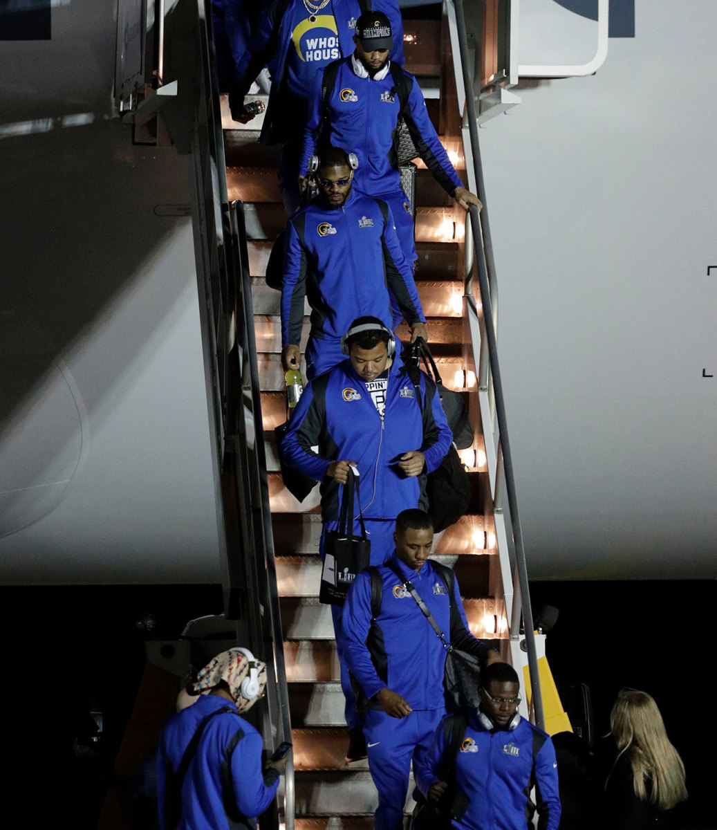 mmqb-rams-super-bowl-arrival.jpg