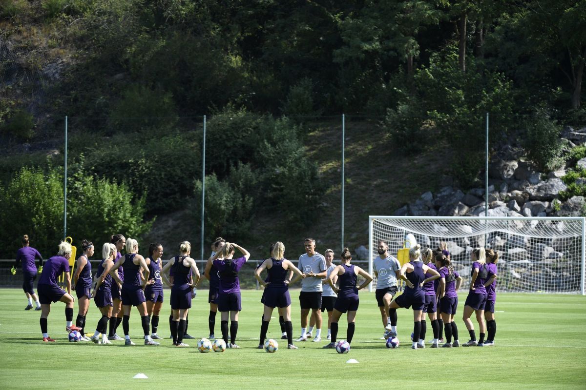 fbl-wc-2019-women-england-training-5d1b1ef0a45dd2609c000013.jpg