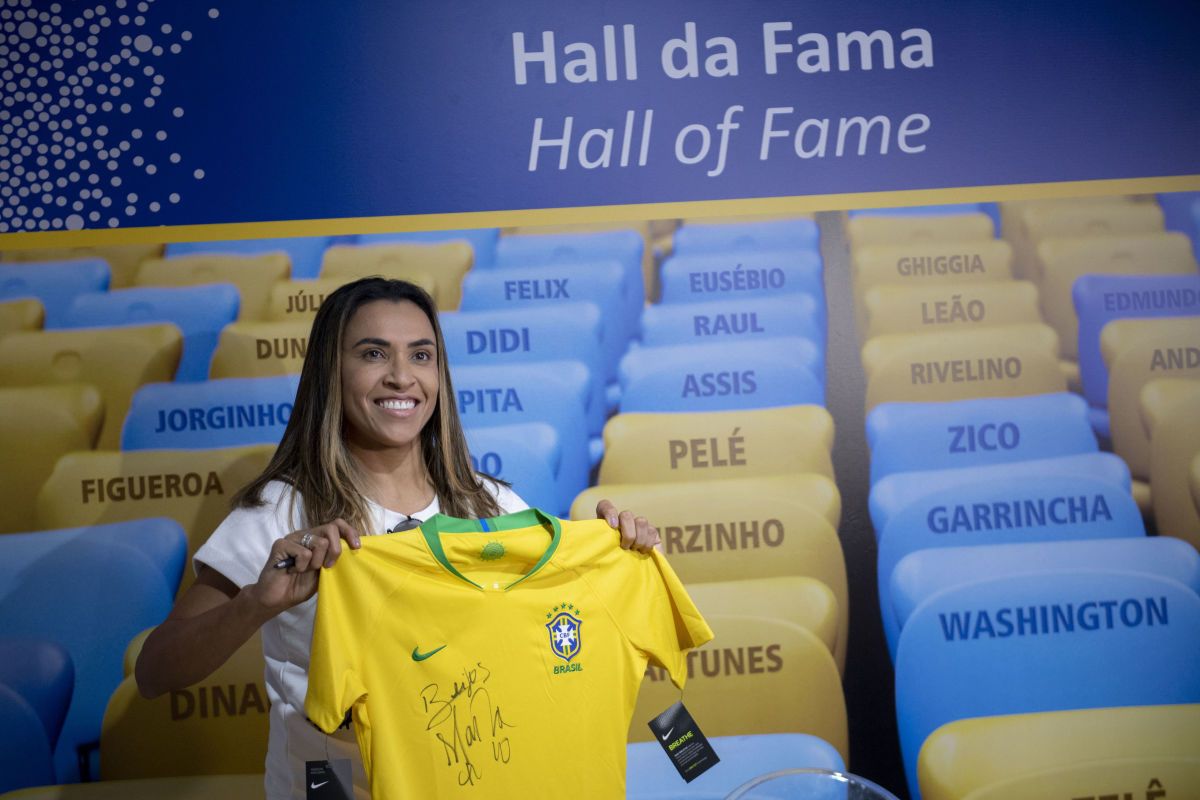 fbl-brazil-maracana-hall-of-fame-women-marta-5cee61c5e9a19f1779000019.jpg