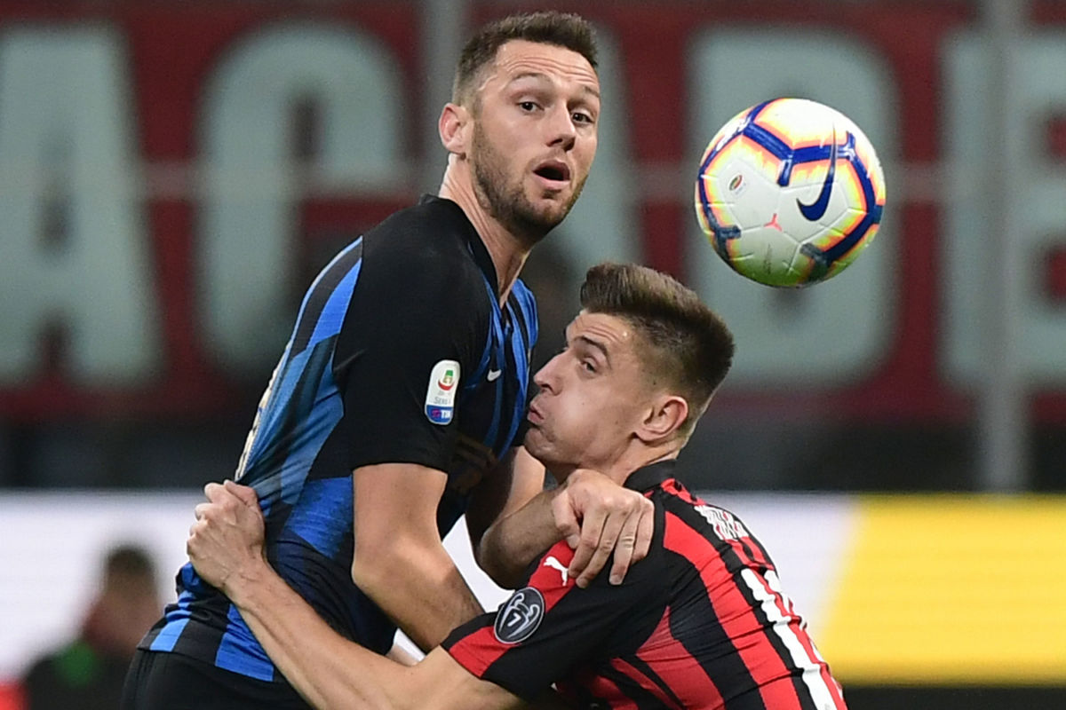 fbl-ita-seriea-ac-milan-inter-5c9b7511aac8f4e9d5000012.jpg