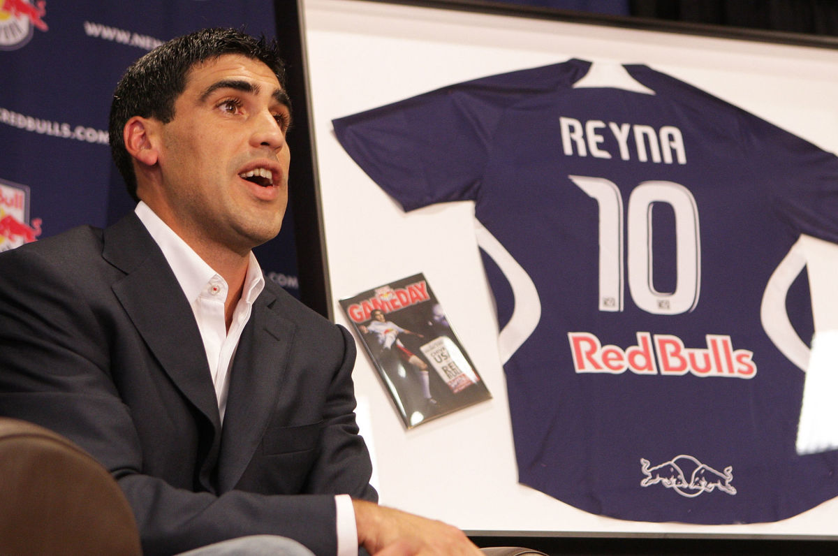 new-york-red-bull-claudio-reyna-announces-retirement-5d2dc736e3e9fdd917000001.jpg