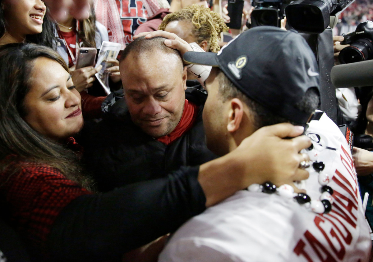 Tua Tagovailoa’s parents uprooted from Hawaii to Tuscaloosa to be closer to their son, the Alabama quarterback.