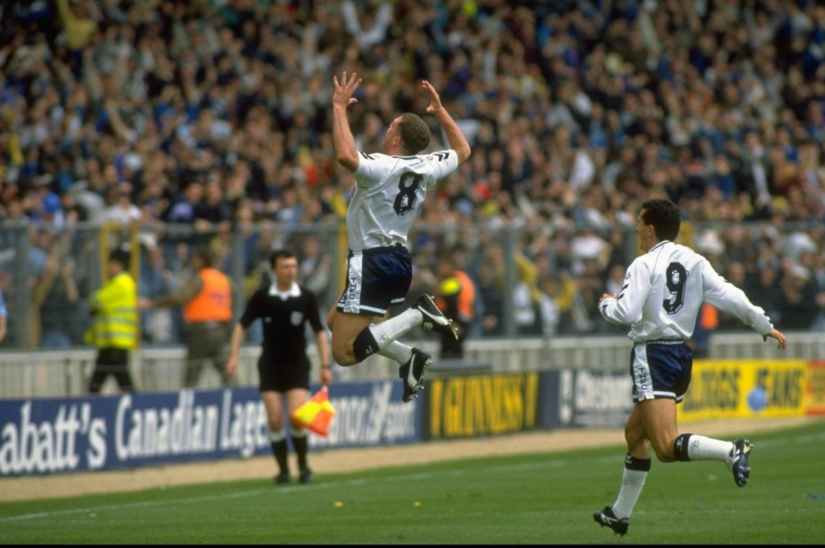 paul-gascoigne-of-tottenham-hotspur-5c93d07e75570f7dd2000002.jpg