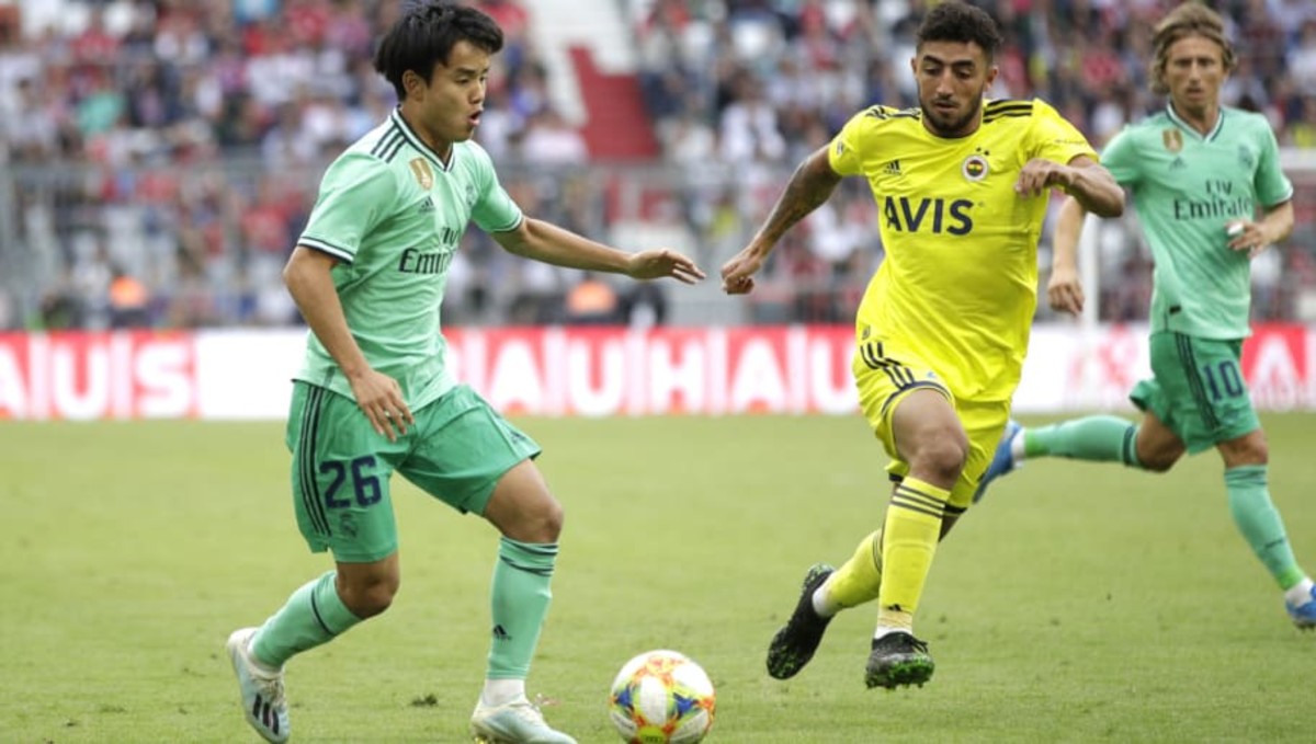 real-madrid-v-fenerbahce-audi-cup-2019-3rd-place-match-5d42a187ade6affcf3000003.jpg