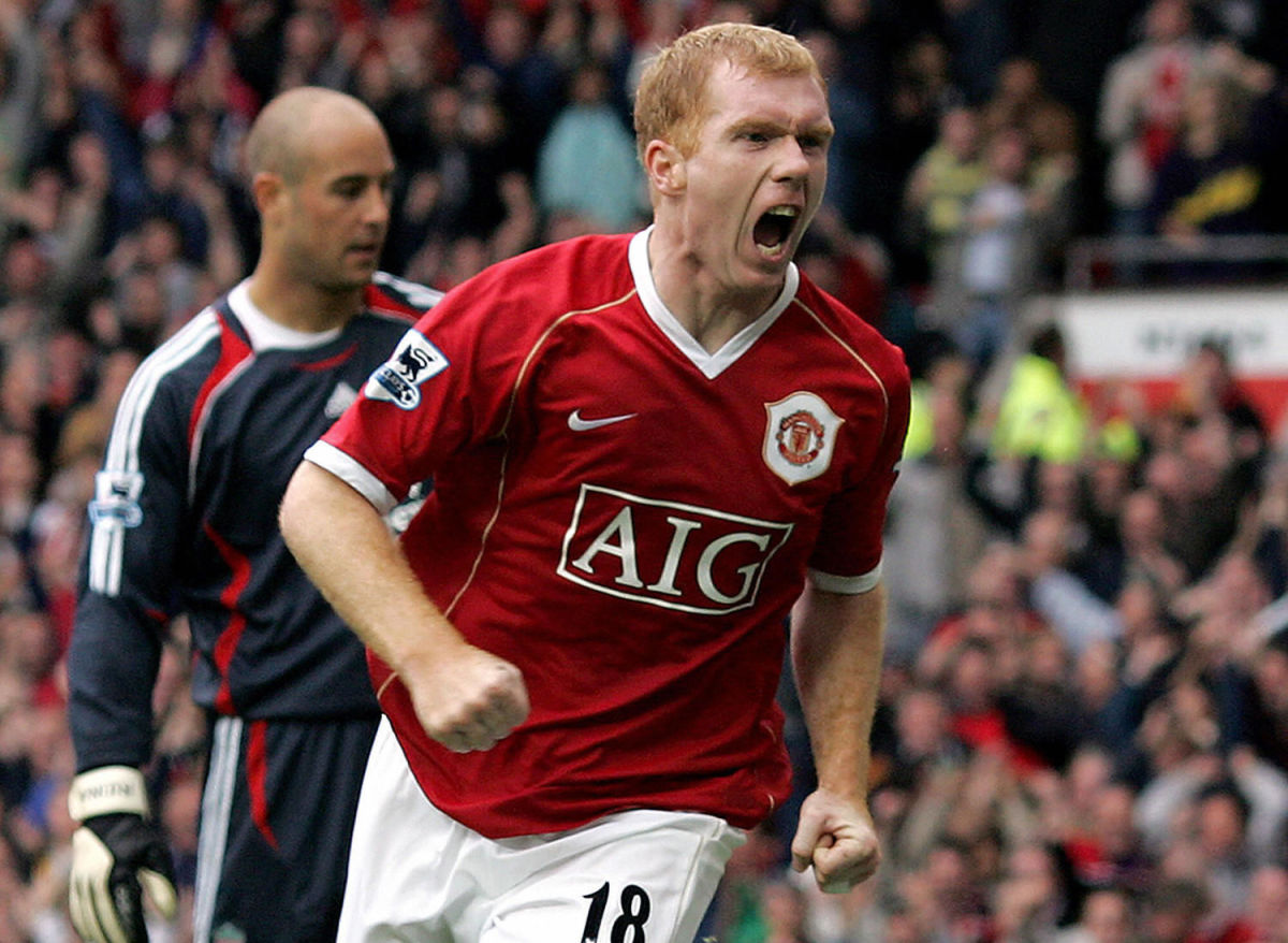 manchester-united-s-paul-scholes-celebra-5cb5f5636b940e5ea6000009.jpg
