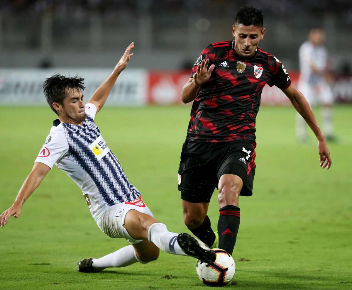 alianza-lima-v-river-plate-copa-conmebol-libertadores-2019-5c80cdcba67ccaec7600001a.jpg