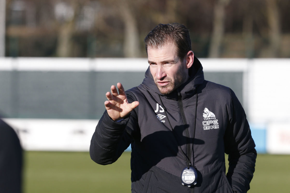 jan-siewert-takes-his-first-huddersfield-town-training-session-5c4dd887a5c40fbd57000001.jpg