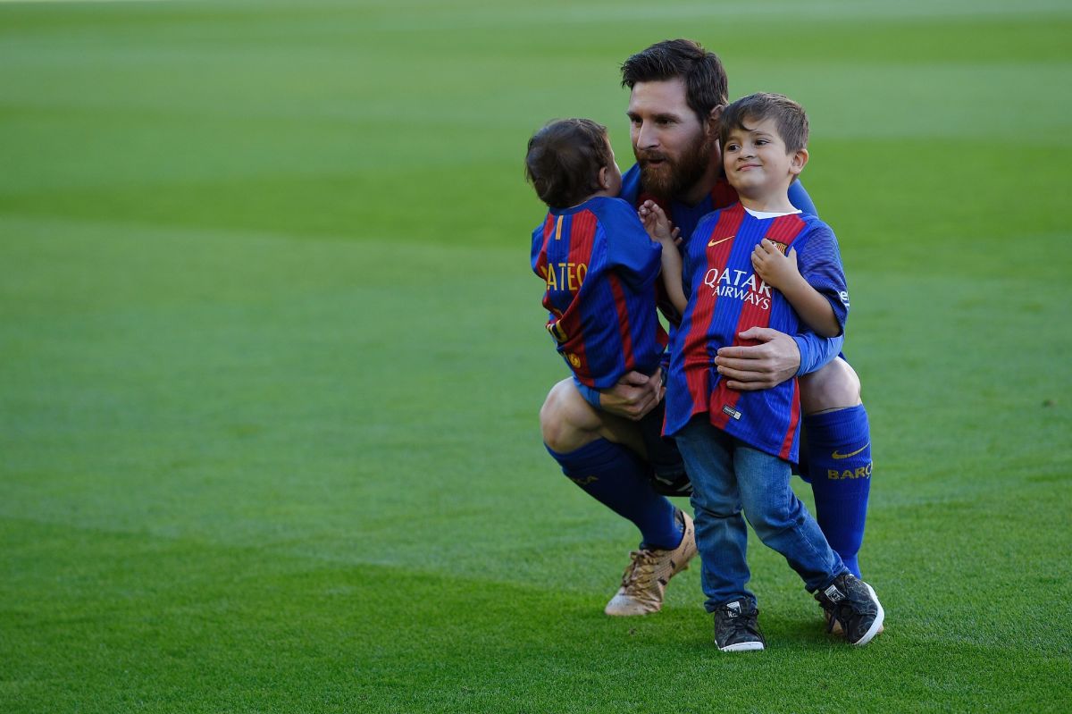 Plaatsen Methode Evacuatie Lionel Messi Reveals How His Kids' Footballing Style Is Different to His  Own - Sports Illustrated