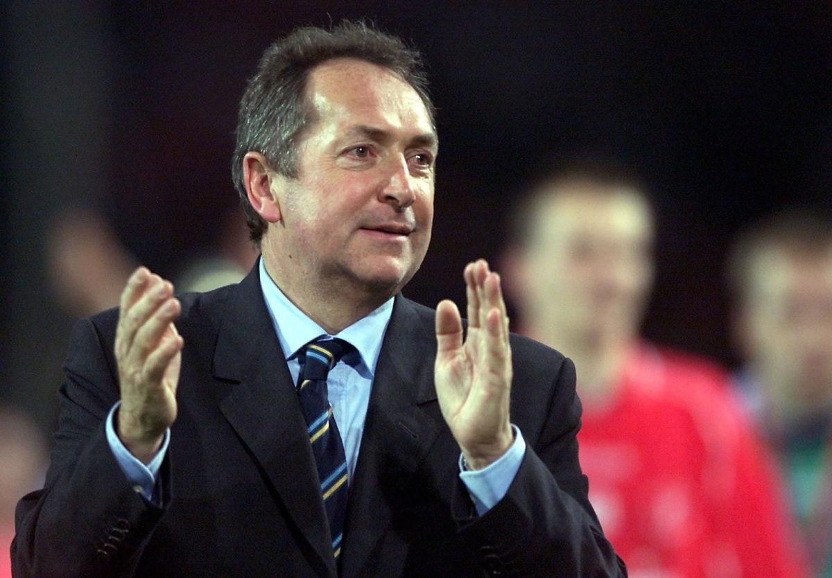 liverpool-s-french-coach-gerard-houllier-acknowled-5c3f2dc1fbf38422ed000004.jpg