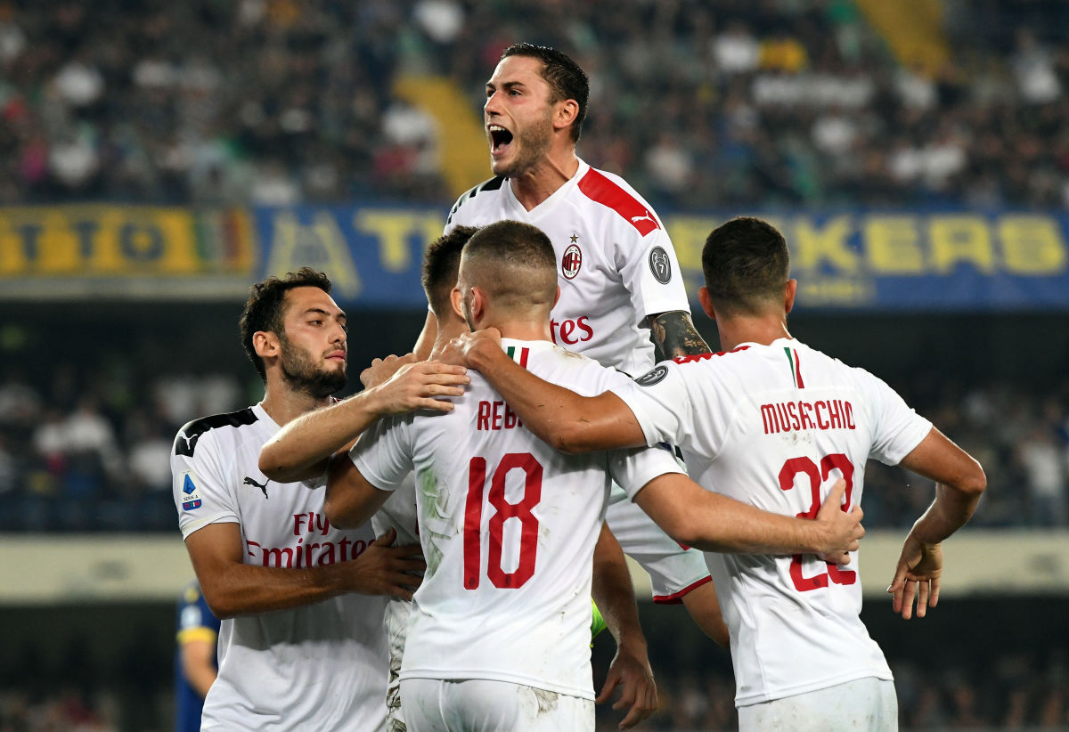 hellas-verona-v-ac-milan-serie-a-5d7ea1434ce5485970000001.jpg