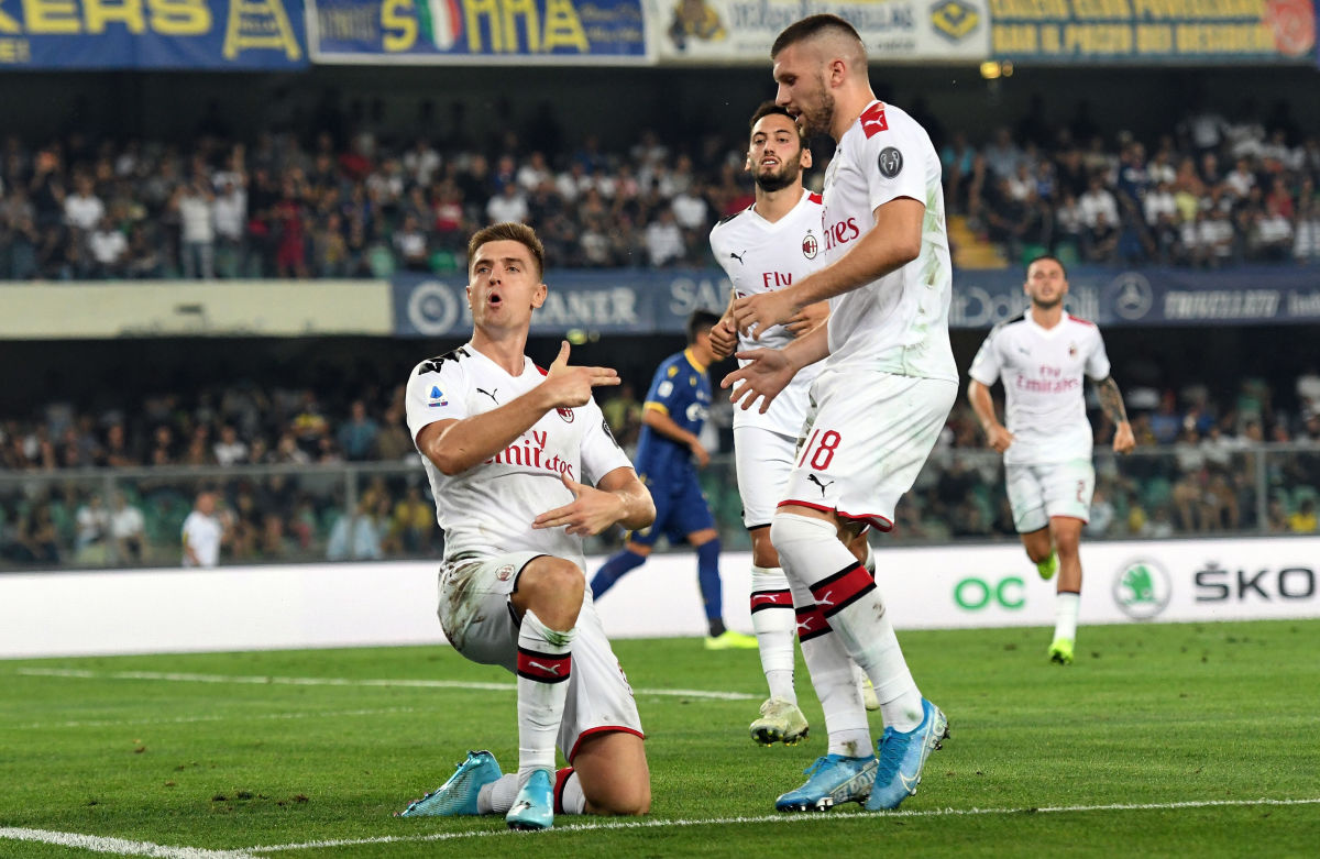 hellas-verona-v-ac-milan-serie-a-5d7ea93a6b556e0739000001.jpg