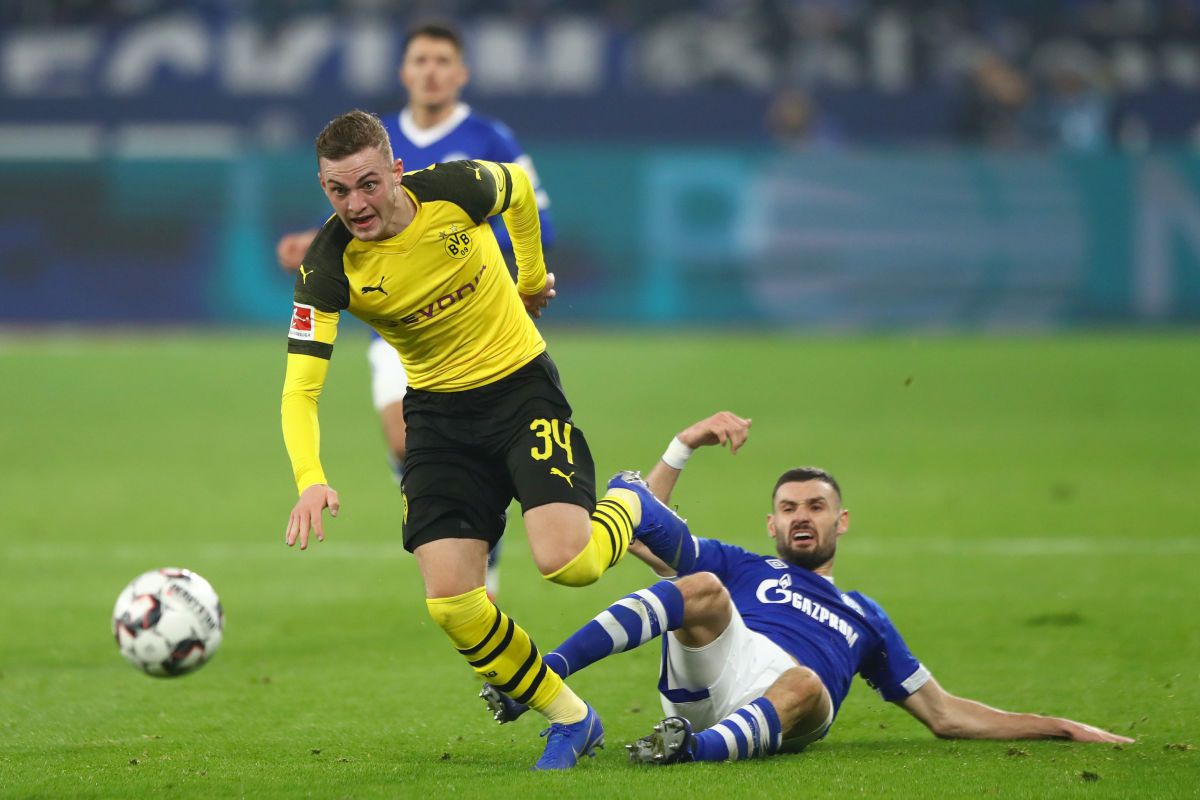 fc-schalke-04-v-borussia-dortmund-bundesliga-5d0caabd21eb6af489000001.jpg