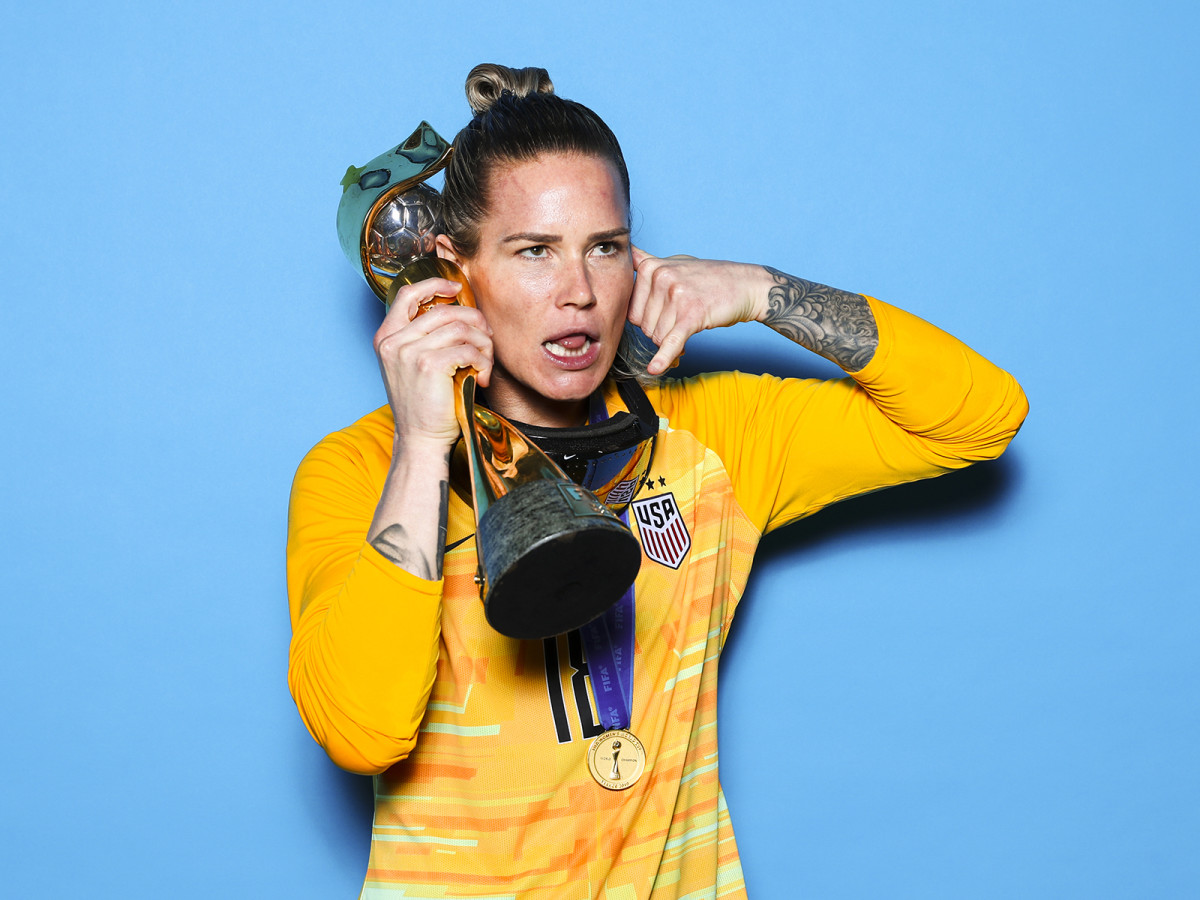 ashlyn-harris-photoshoot-uswnt.jpg