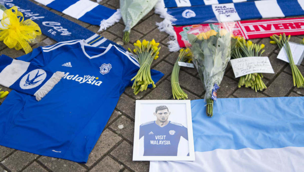 tributes-are-made-to-cardiff-city-s-missing-footballer-as-search-for-plane-resumes-5c49d2082e4e3c573e000001.jpg