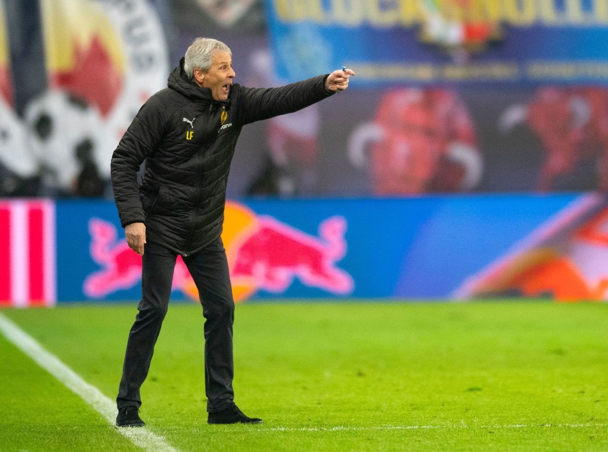 Lucien Favre Hails Borussia Dortmund S Display After Earning First