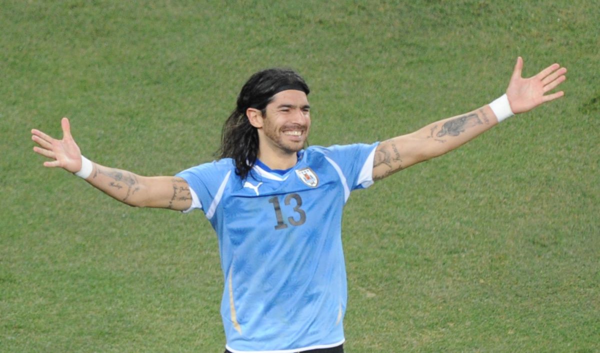 uruguay-s-striker-sebastian-abreu-celebr-5d03bbfea412bd4e87000001.jpg