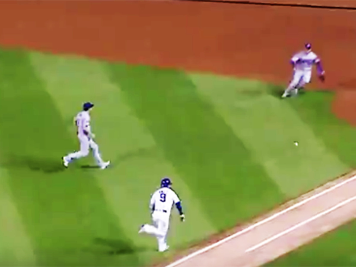 Javier Baez jukes first baseman for hit in Cubs-Dodgers game - Sports Illustrated