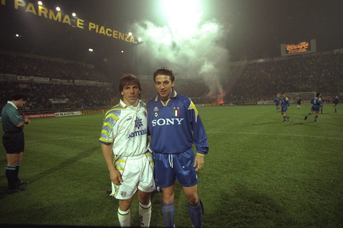 gianfranco-zola-of-parma-and-alessandro-del-piero-of-juventus-5d67dc431eaa983af4000001.jpg