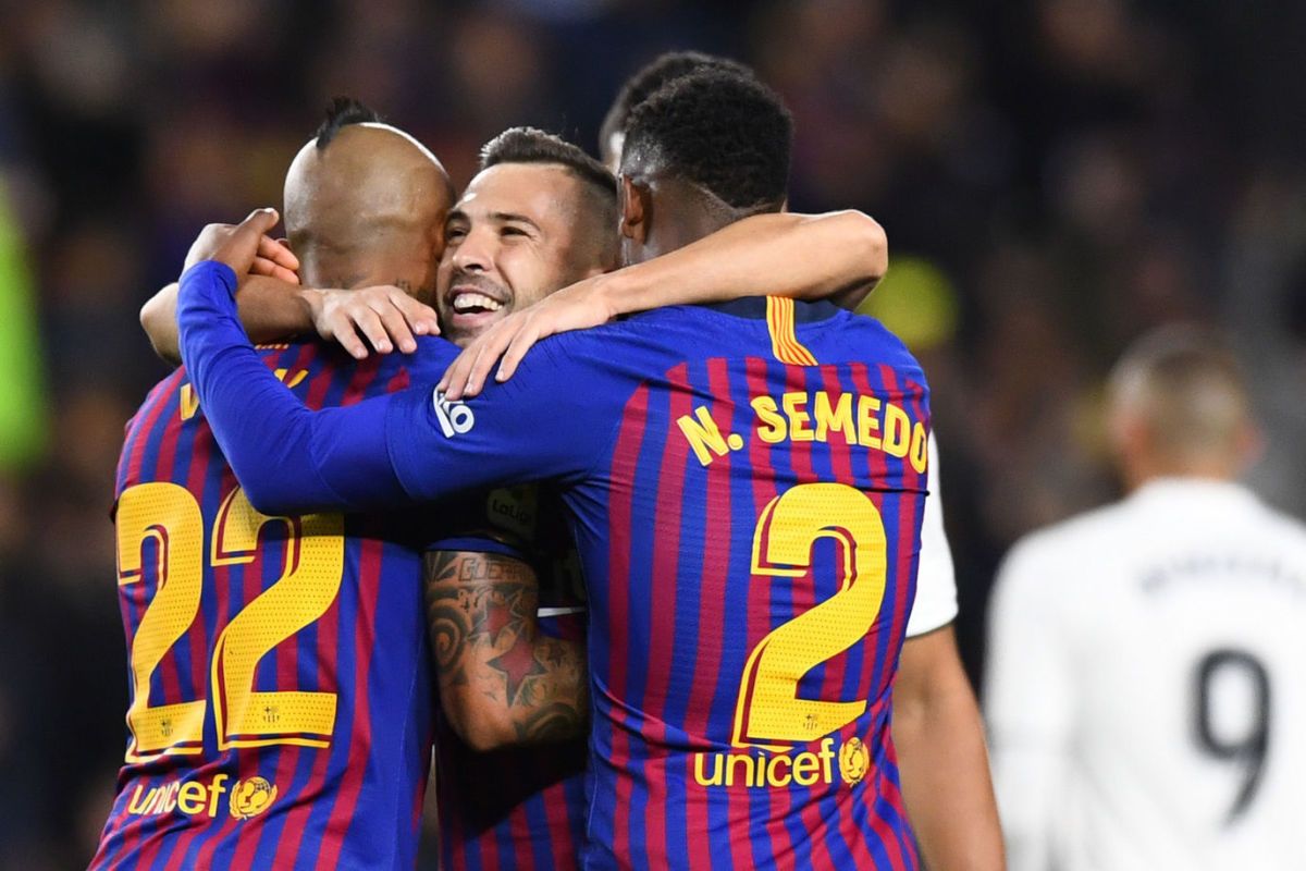 topshot-fbl-esp-liga-barcelona-real-madrid-5c77dd7b06433a1de0000001.jpg
