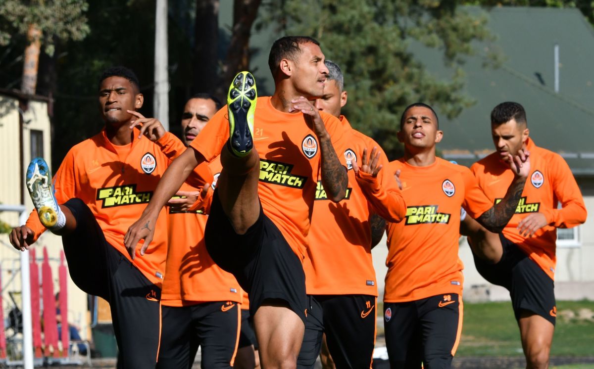 fbl-eur-c1-shakhtar-training-5d8241de4aace9b92c000001.jpg