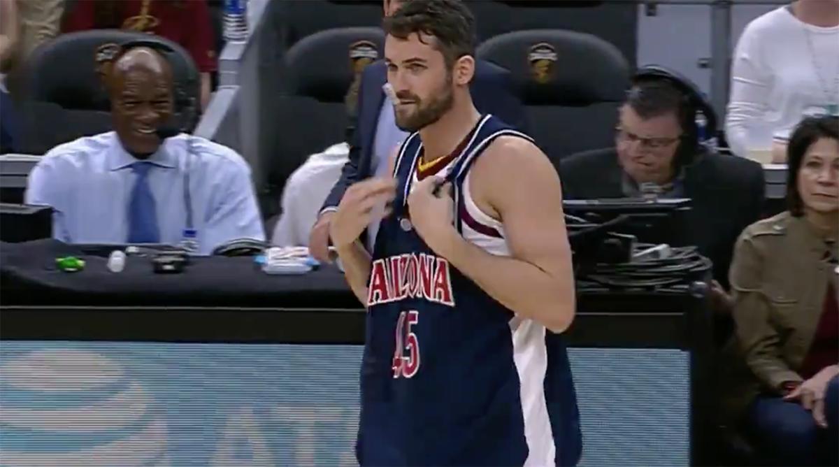 kevin-love-channing-frye-jersey-tribute.png