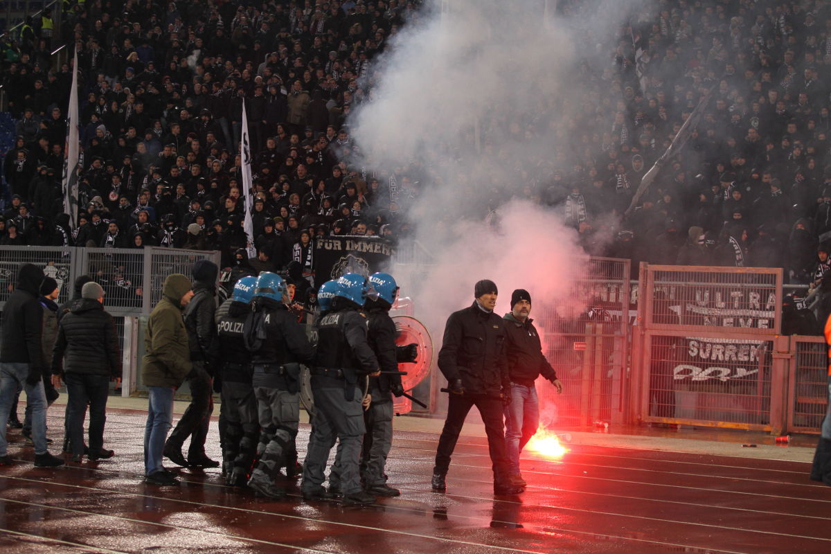 ss-lazio-v-eintracht-frankfurt-uefa-europa-league-group-h-5c654e127979407c7b000001.jpg
